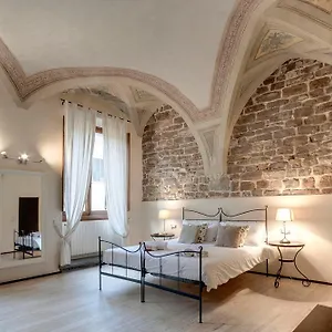 https://mamo-florence-calzaiuoli-apartment.it-tuscanyhotel.com